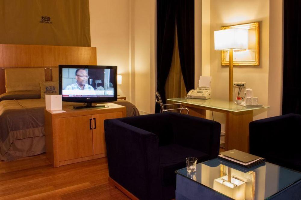 Gdm Megaron, Historical Monument Hotel Heraklion  Exterior photo A room at the hotel
