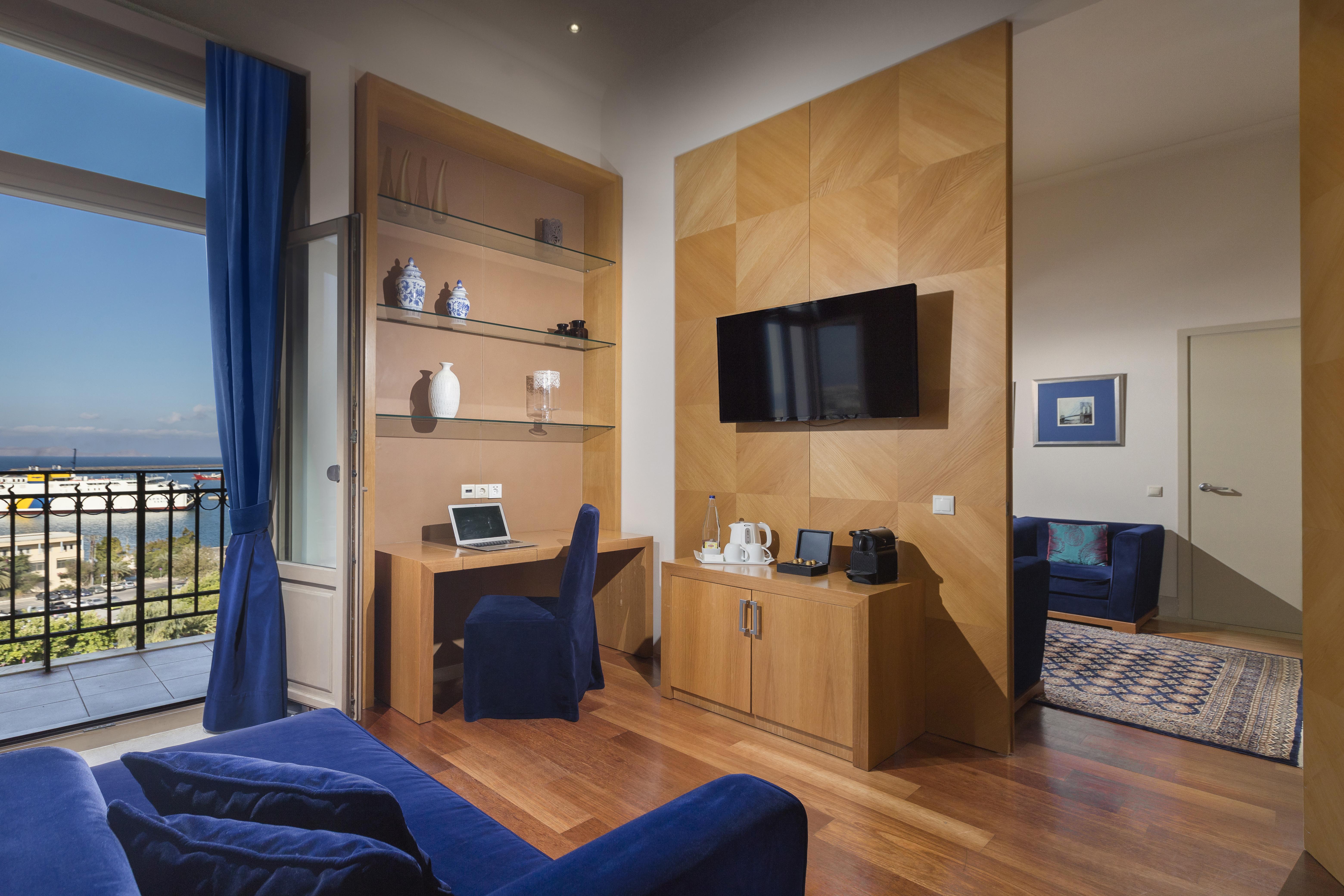 Gdm Megaron, Historical Monument Hotel Heraklion  Exterior photo A room at the hotel